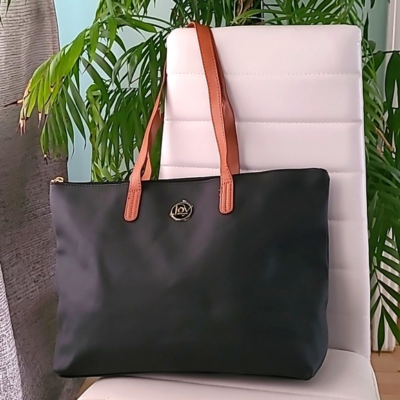 Joy Mangano Handbags - Joy Mangano Leather Tote Bag ❤️